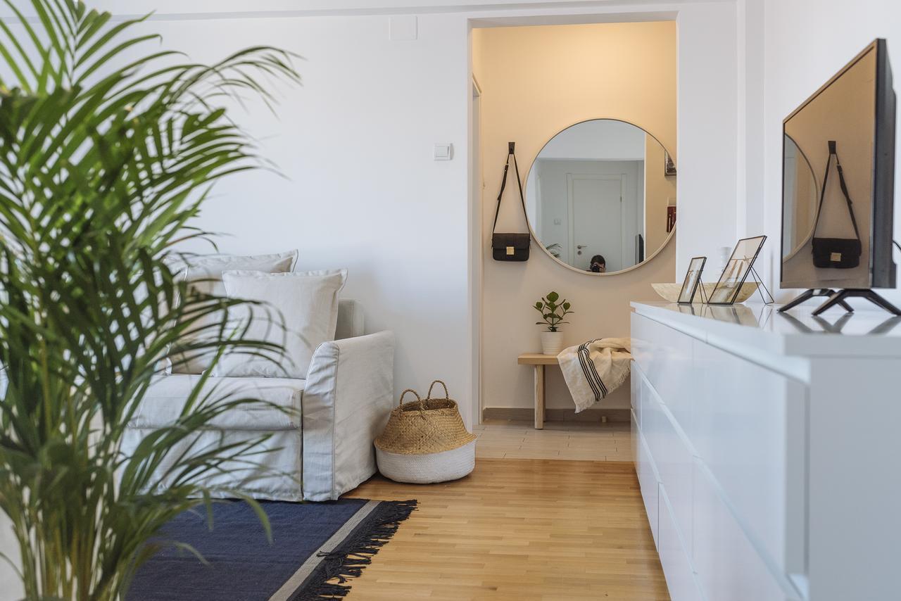 Old Town - City Center Apartment Bukares Bagian luar foto