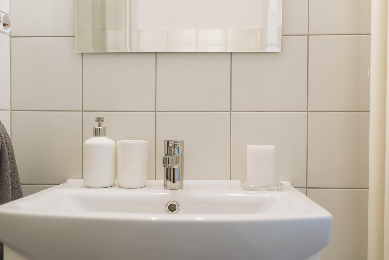 Old Town - City Center Apartment Bukares Bagian luar foto