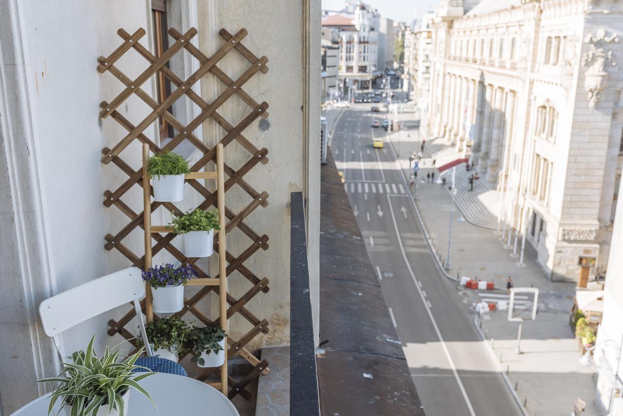 Old Town - City Center Apartment Bukares Bagian luar foto